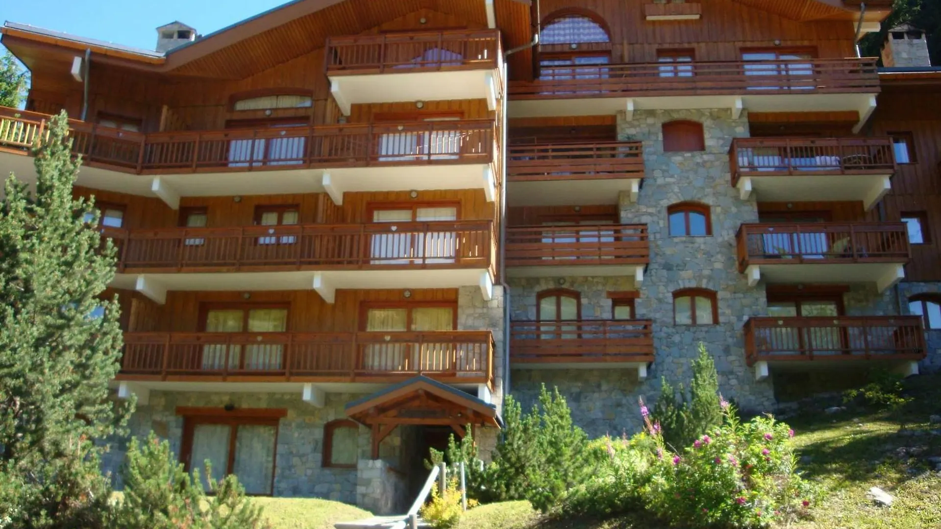Appartement Convivial A Meribel Avec Acces Aux Pistes Et Balcon - Fr-1-355-75 Apartment