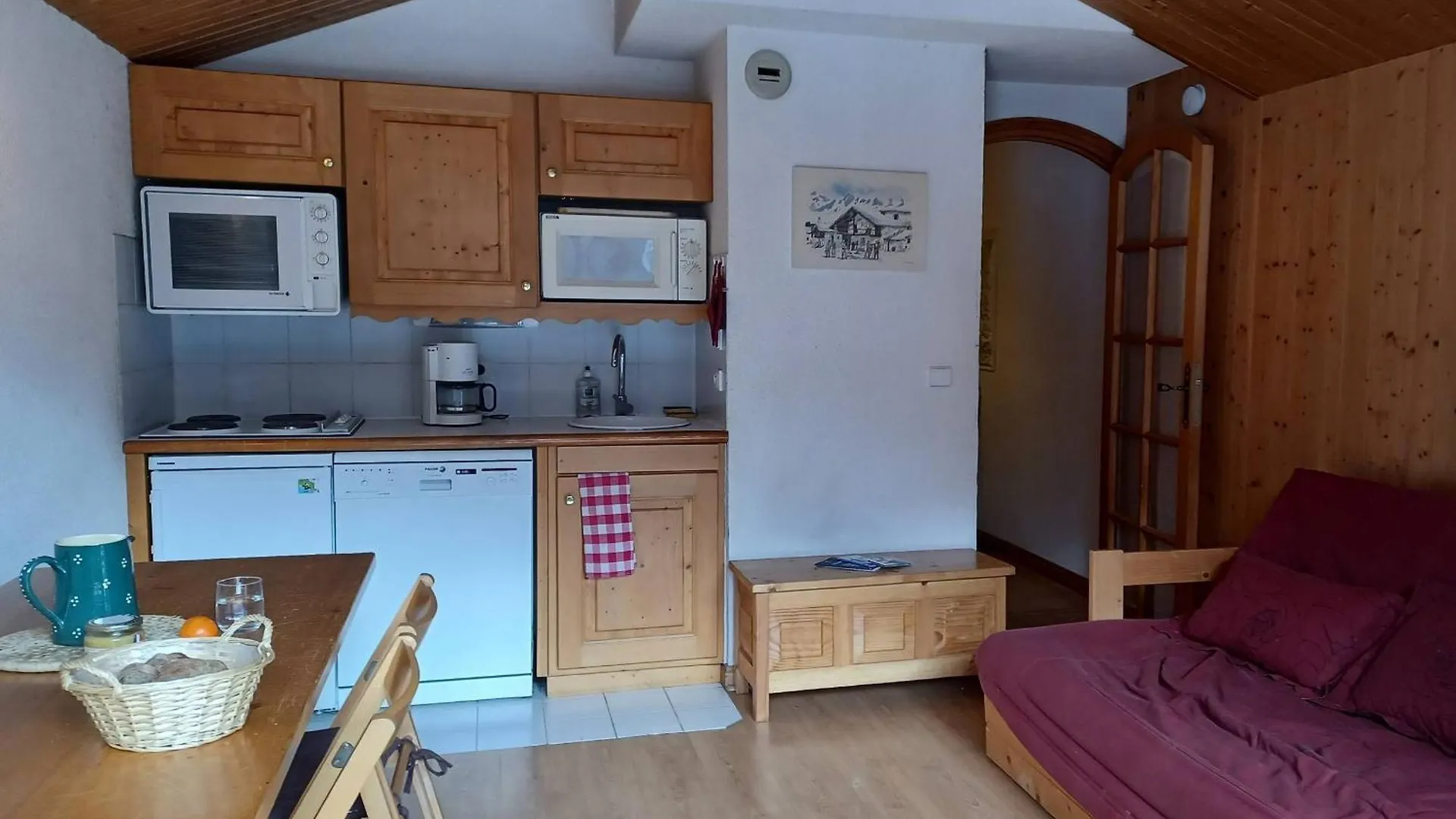 Appartement Convivial A Meribel Avec Acces Aux Pistes Et Balcon - Fr-1-355-75 0*,